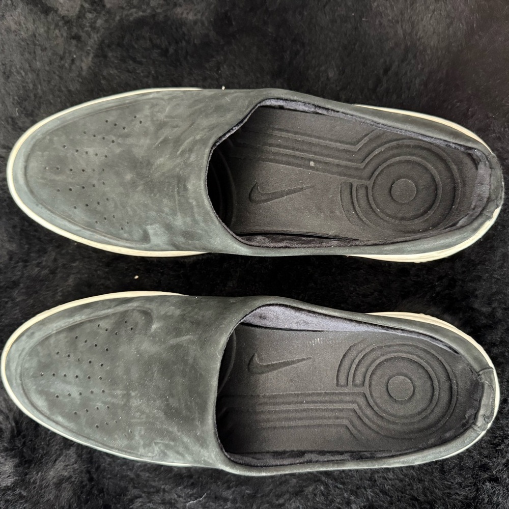 Nike Black Slip-On Loafers for Effortless Style